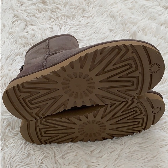 UGG classic mini 2 genuine shearling lined boots - Picture 5 of 8